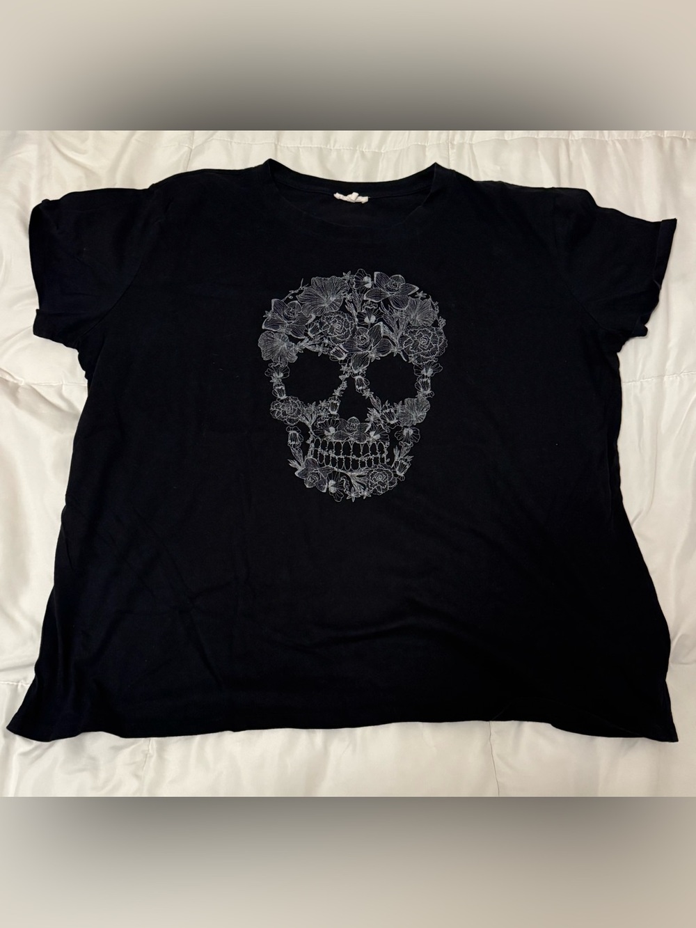 Maurices Black Tee with Floral Skull Graphic sz xxl